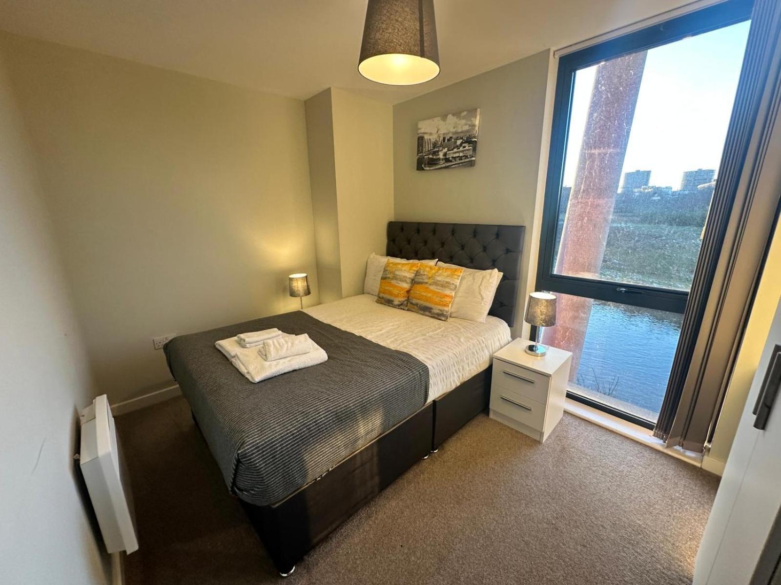 Adelphi Wharf Apartments By Beehosting Manchester Exterior photo